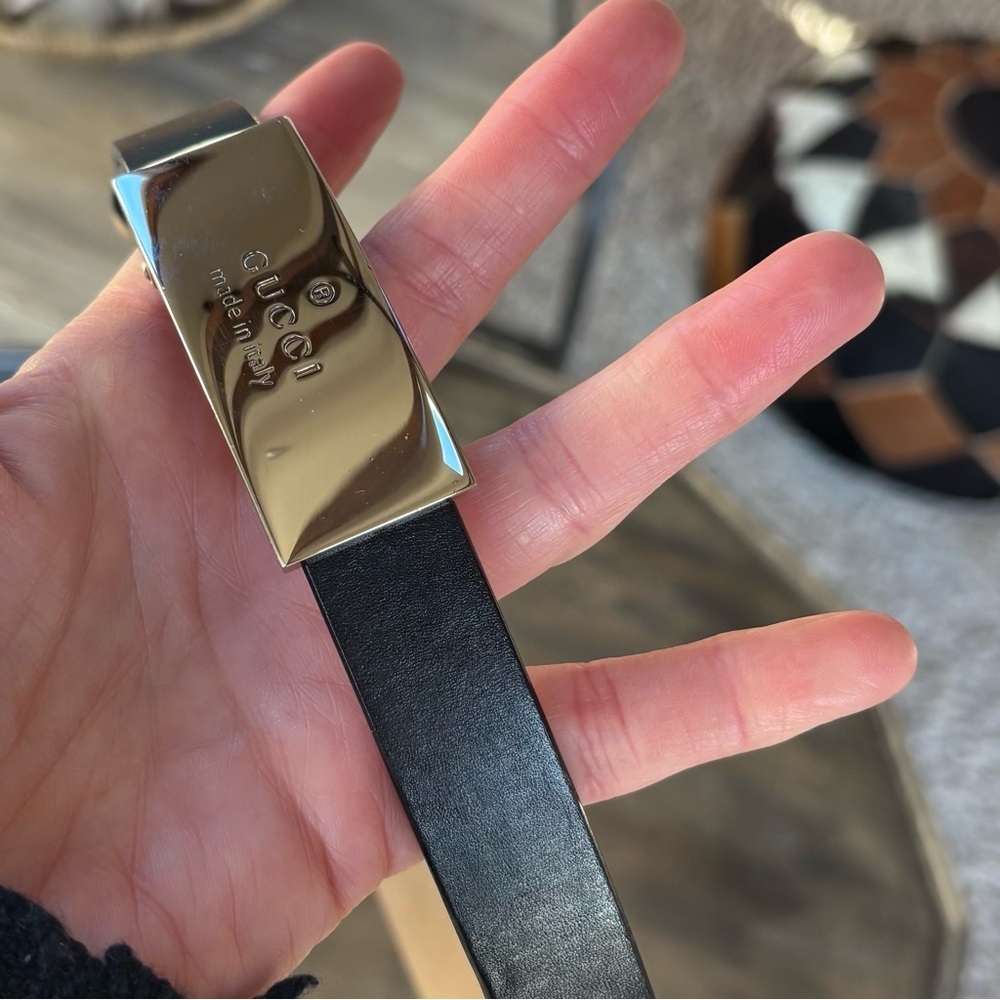 GUCCI Reversible Black and Tan Belt with Silver Logo Buckle. - Picture 12 of 16